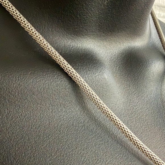 Pretty Silver Necklace w/ Green Stone and Silver Leaf Pendant 🍃 - Picture 4 of 5